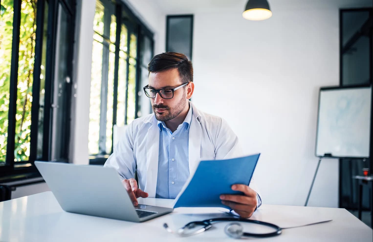Expertise financière senior appliquée à la médecine Expertise financière senior appliquée à la médecine